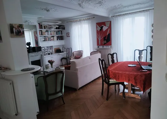 Batignolles Chic 75 M2 아파트 파리